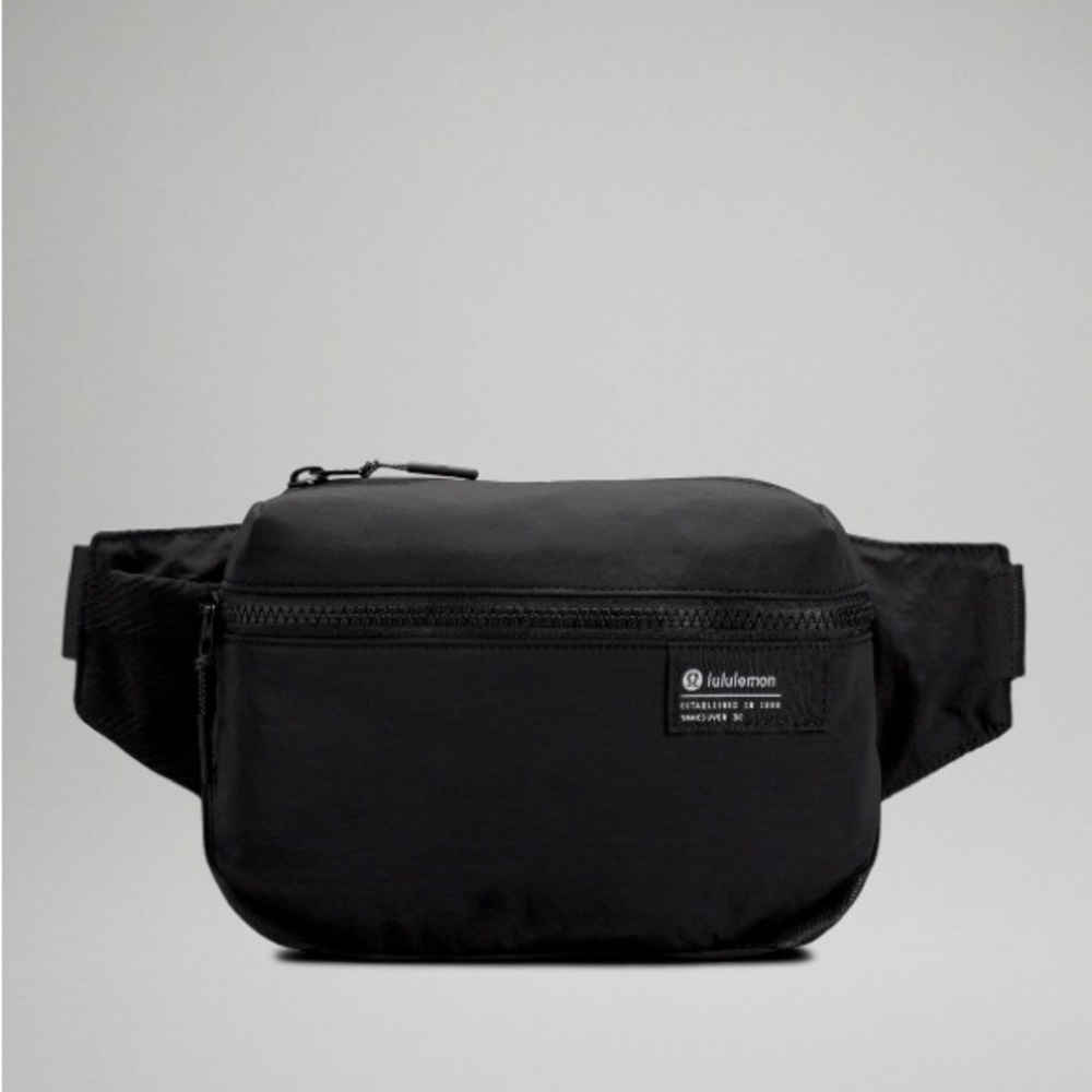 Lululemon Clean Lines Belt Bag 2L